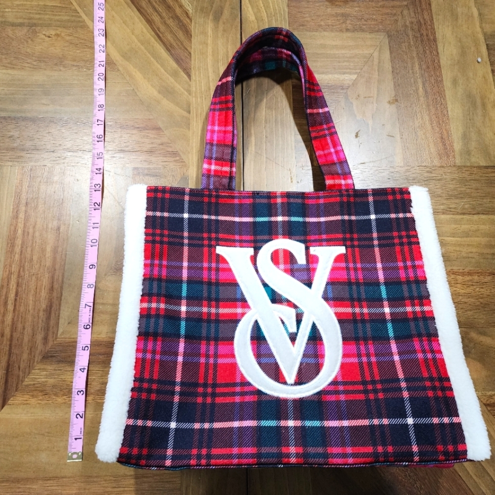 Victoria’s Secret Holiday Plaid Merry and Bright Tote. NWOT.